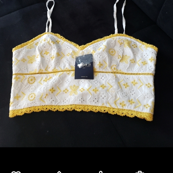 Summer Lace Crop Top - Picture 3 of 4